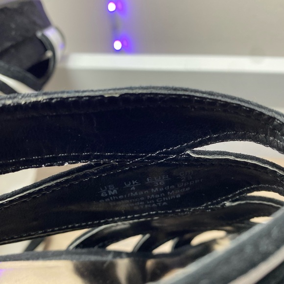 Carlos Santana black and white high heel - Picture 8 of 8